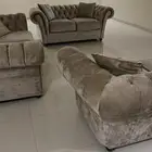 كنب 2 ثنائي و 1 ثلاثي شركة هوم سنتر مع طاوله وسط و2 زاويه
