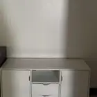 مكتبة   طاولة   مساحة تخزين