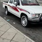 هيلوكس 2001 نظيف جدا