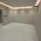 شقة جديده وواسعه للايجار بحي الواحة