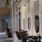 مشغل نسائي للتقبيل بحي القيروان بالرياض