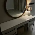 تسريحه ومرايه وكرسي