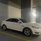 ثلاث سيارات