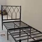 سرير نقر حديد لون اسود