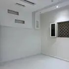 يوجد لدي عد 2 شقق للايجار دور ارضي ودور ثاني حي العسيله ابوع