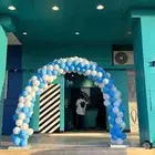 كوفي لتقبيل بجميع اغراضه