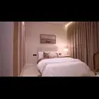 للبيع سرير نفر ونص   طاولة تسريحة وكرسي