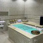 مشغل نسائي للتقبيل بحي الحزم بالرياض