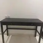 مكتب وكومودينا ايكيا بحالة ممتازة
