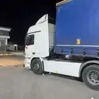 راس تريله مع 4سحطات للبيع