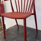 للبيع كراسي جديده لون أحمر