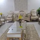 كنب شبه جديد وخشب ممتاز واسفنج ممتاز