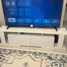 طاولة تلفزيون نظيفه