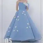 فستان من بوتيك مصممة  ساره المحلسي مقاس من سمول لمديم