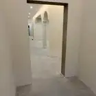 للايجار السنوي دور ارضي بعنيزه عوائل بسعر منافس بموقع مميز