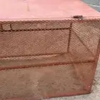 بيشه صندوق حديد للعدد او الاسطوانات او العلف