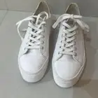 حذاء أبيض رياضي مقاس 37