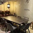 كنب وطاوله 8 كرتسي ومظله