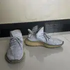 حذاء رياضي