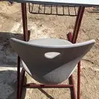 كراسي وطاولات مدرسيه