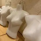 ادوات خياطه وطاولات وفساتين