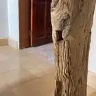 للبيع.