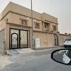 بيت للبيع دور وشقتين