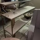 طاولات وكنب