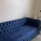 قطعة كنب تجي اربعه متر طويله ونظيفه ماتشكي من شي
