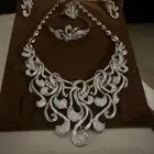 طقم ذهب ابيض وزنه 139جرام للبيع سعر الشاشه فقط عيار 18