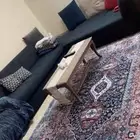 كنب مع طاولة خدمة وطاولة سفرة