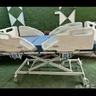 سرير طبي كهربائي