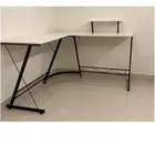 شاشة طاولة