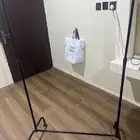 تعليقة ملابس يمكن ابيعها مافيها عيب وكويسة