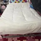 سرير 200 في 150 تقريبا مع مرتبة