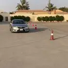 مدرب قيادة السيارات