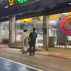 سوبر ماركة مع مخبز مع مطعم