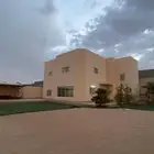 فيلا بمساحة كبيرة خلف نادي الفيصلي في حرمة