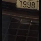 للبيع لوحه تحمل رقم 1998 وتصلح لجميع سيارات الصنف