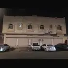 كامري كامري فلة في مخطط الملك فهد فيها أربع شقق وخمس محلات