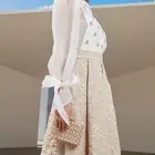 بلوزه وتنوره ..