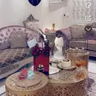طاولات للبيع كبيره واثنين صغيره
