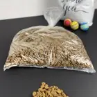 عروض اكل ورمل القطط كمية محدوده