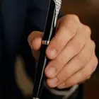 قلم فاخر   رمز الفخامة والقوة