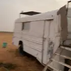 غرفه باص مع مطبخ وبمستودع علف