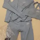 طقم ليس من ماركه الو