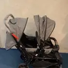 عربية آطفال توأم