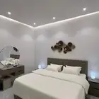 شقه مؤثثه فاخره مكونه من غرفه وصاله وحمام ومطبخ