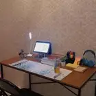 مكتب مع كرسي