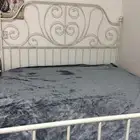 سرير للبيع نظيف جدا اللبيع مستعجل